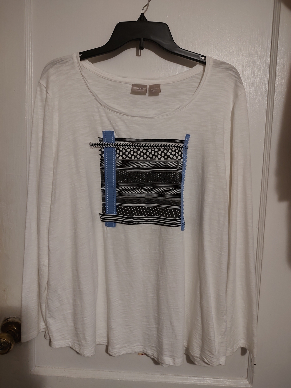 Chico's White Long-Sleeve Tee with Black Graphic and Blue Trim